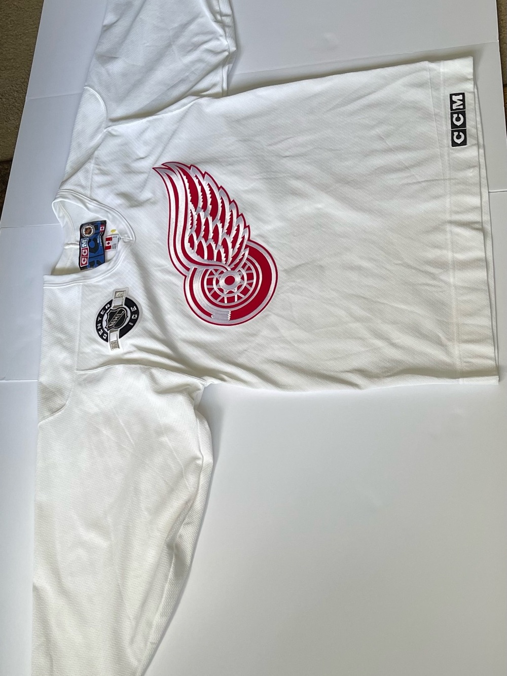Vintage CCM Detroit Red Wings White Pullover Hockey Shirt